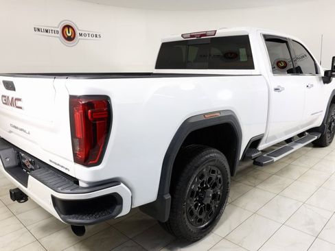 Used 2021 GMC Sierra 3500 Denali w/ Denali Ultimate Package image 3