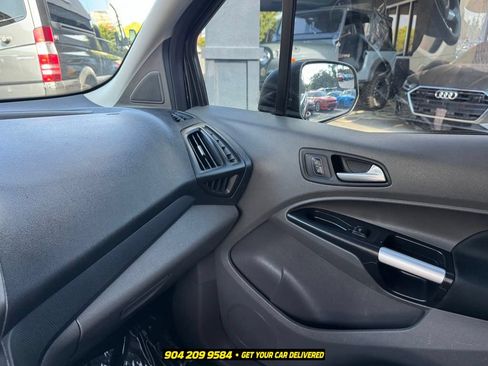 Used 2022 Ford Transit Connect XLT FWD image 19