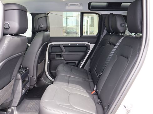 New 2026 Land Rover Defender 110 X-Dynamic SE AWD/4WD image 18