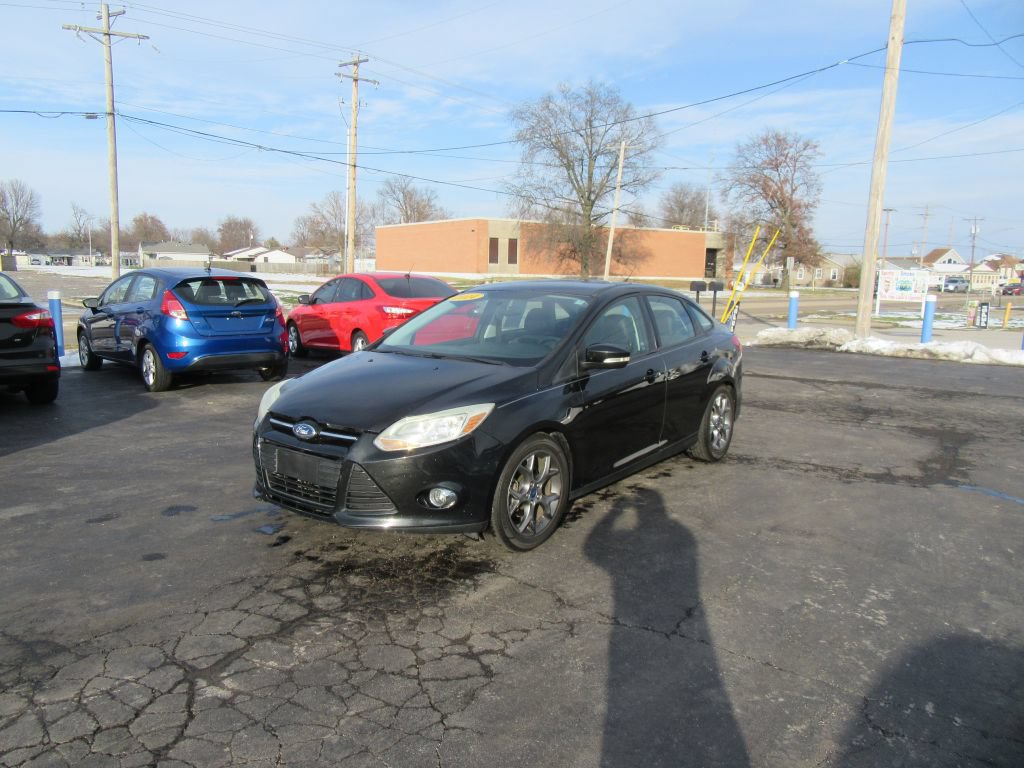 Used 2014 Ford Focus SE w/ Equipment Group 201A FWD image 1