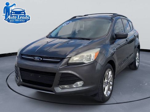 Used 2016 Ford Escape SE w/ Equipment Group 201A image 3