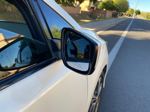 Used 2021 Nissan Leaf SV Plus image 21