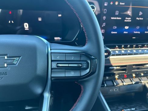 Used 2024 Chevrolet Colorado Z71 w/ Z71 Convenience Package 2 image 18