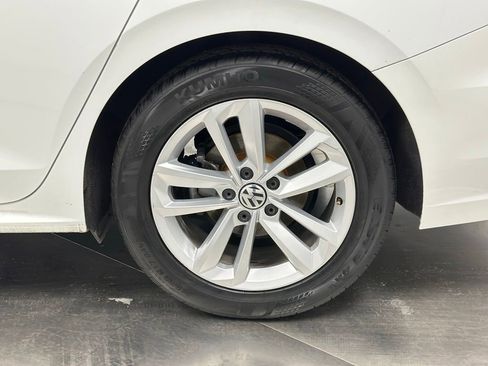 Used 2020 Volkswagen Passat 2.0T SE FWD image 21