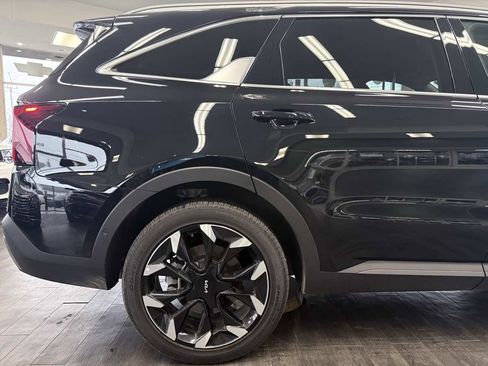 Used 2025 Kia Sorento SX image 7