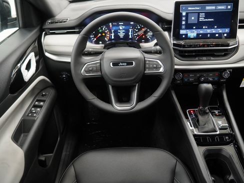 New 2026 Jeep Compass Limited image 18