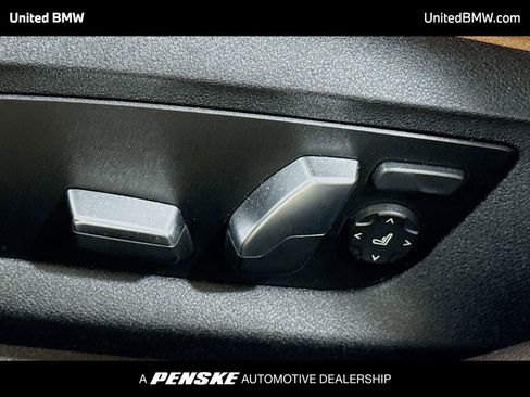 Used 2019 BMW 530e w/ Premium Package image 4