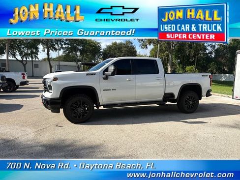 Used 2025 Chevrolet Silverado 2500 LT w/ Trail Boss Package AWD/4WD image 3