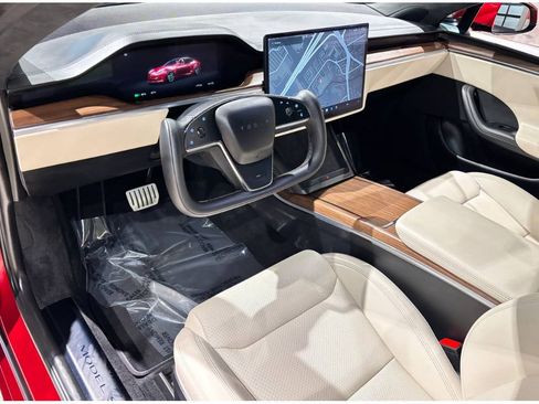 Used 2024 Tesla Model S image 19