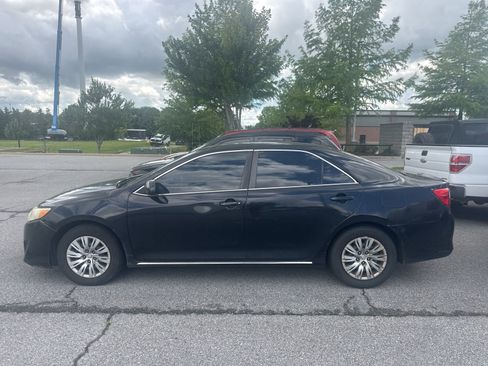 Used 2013 Toyota Camry LE FWD image 6