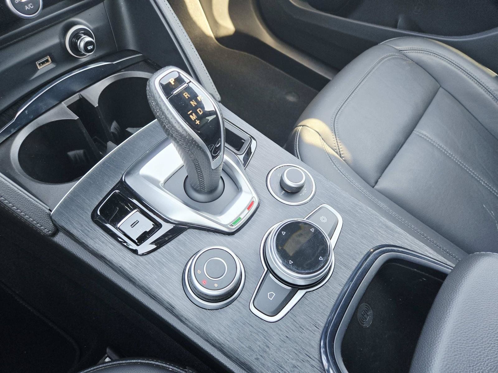 Used 2024 Alfa Romeo Stelvio Sprint AWD/4WD image 32