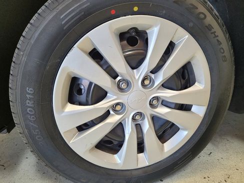 Used 2023 Kia Soul LX image 31