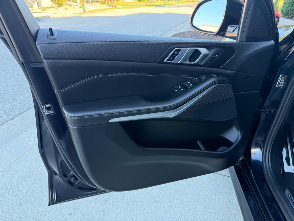 Used 2019 BMW X5 xDrive40i w/ M Sport Package AWD/4WD image 11