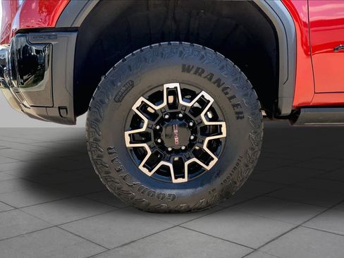 Used 2025 GMC Sierra 2500 AT4X AWD/4WD image 11