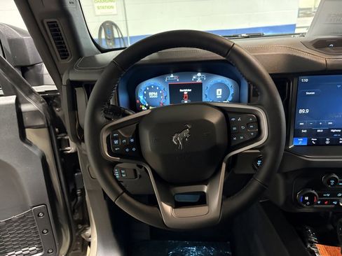 New 2025 Ford Bronco Badlands w/ Sasquatch Package image 10