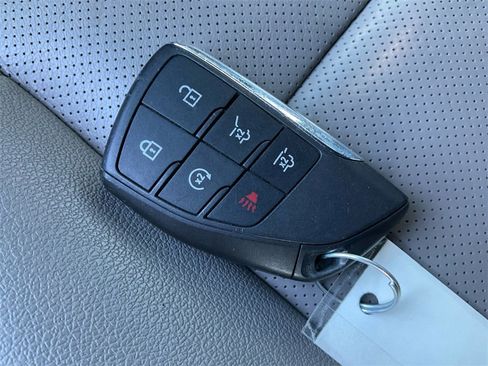 Used 2023 GMC Yukon XL SLT image 39