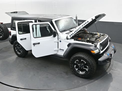 Used 2024 Jeep Wrangler Unlimited Rubicon 4xe image 41
