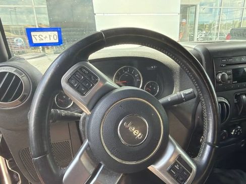 Used 2016 Jeep Wrangler Sport AWD/4WD image 6