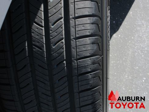 Used 2017 Toyota Prius Prime Advanced w/ Preferred Accessory Package image 4