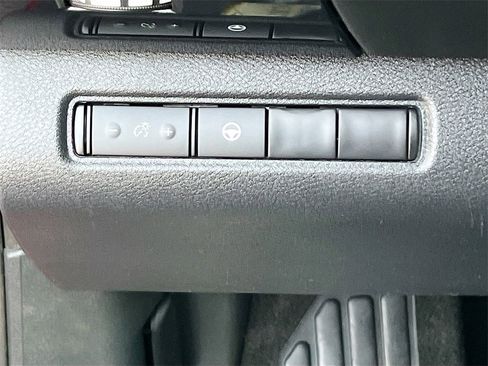 Used 2023 Nissan Pathfinder SV image 26