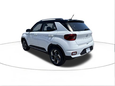 New 2026 Hyundai Venue SEL FWD image 5