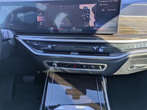 Used 2023 BMW X7 xDrive40i image 32