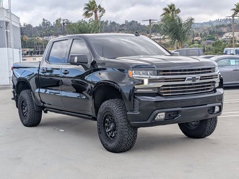 Used 2022 Chevrolet Silverado 1500 High Country w/ Technology Package AWD/4WD image 3