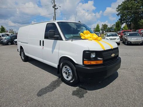 Used 2017 Chevrolet Express 3500 Extended RWD image 23
