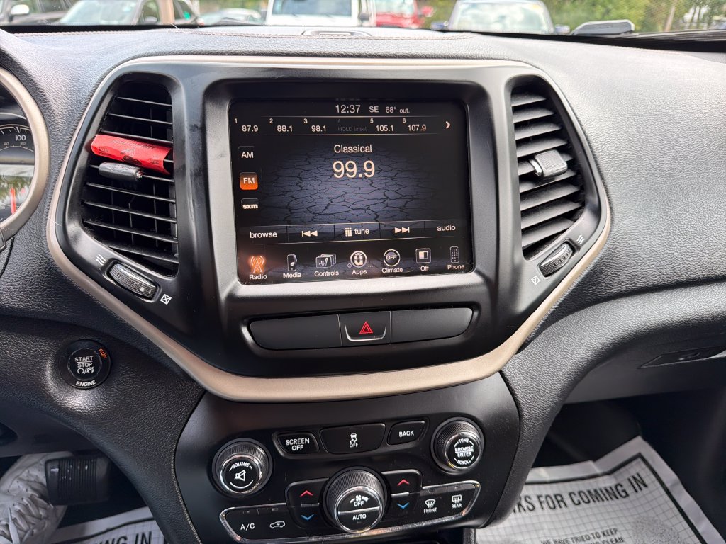 Used 2016 Jeep Cherokee Limited AWD/4WD image 19