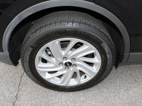 Used 2023 Lincoln Corsair Standard image 12