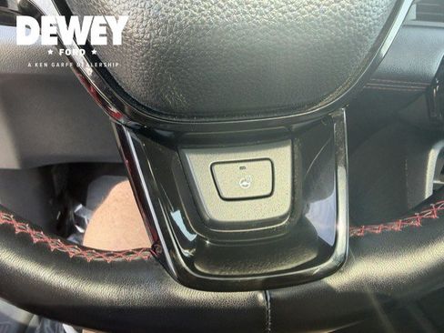 Used 2025 Honda Pilot Black Edition image 17