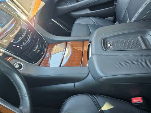 Used 2017 Cadillac Escalade Premium Luxury AWD/4WD image 30