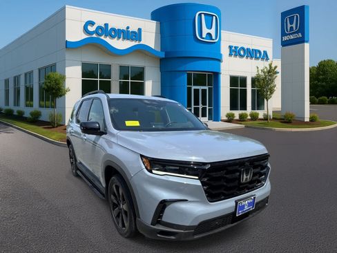 Used 2025 Honda Pilot Black Edition image 9