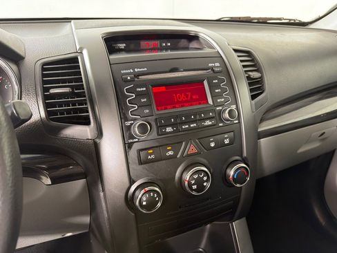 Used 2011 Kia Sorento LX AWD/4WD image 15