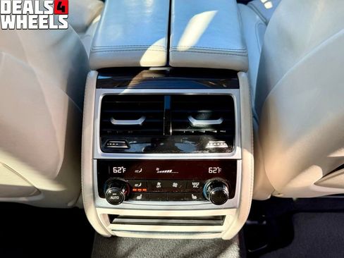 Used 2018 BMW 740i xDrive AWD/4WD image 28