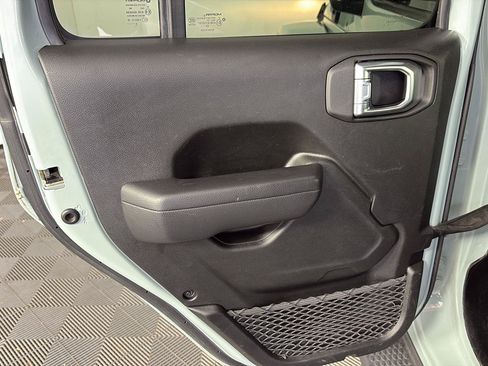 Used 2024 Jeep Wrangler Unlimited w/ Convenience Group AWD/4WD image 23