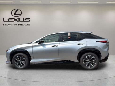 Used 2023 Lexus RZ 450e Premium w/ Technology Package AWD/4WD image 9