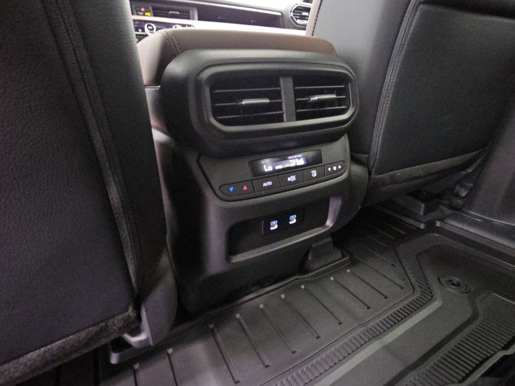 New 2026 Honda Pilot Touring image 32