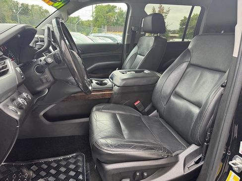 Used 2018 Chevrolet Suburban LT w/ LT Signature Package image 29