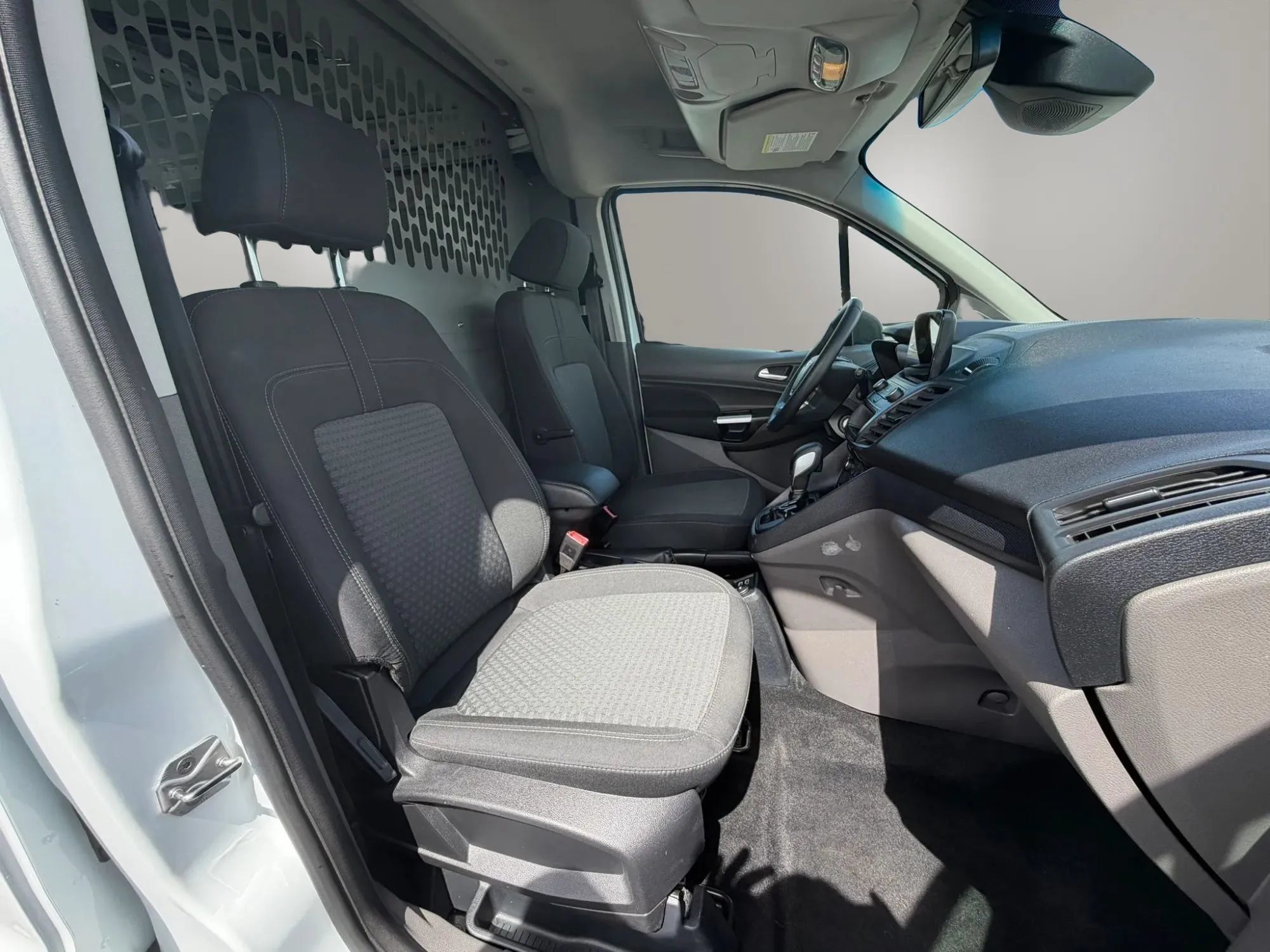 Used 2022 Ford Transit Connect XLT FWD image 18