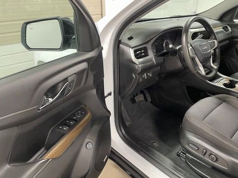 Used 2023 GMC Acadia SLE w/ Infotainment Package AWD/4WD image 10