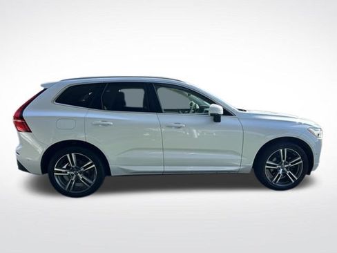 Used 2018 Volvo XC60 T5 Momentum w/ Vision Package AWD/4WD image 5