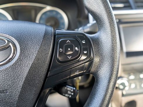 Used 2016 Toyota Camry LE image 21