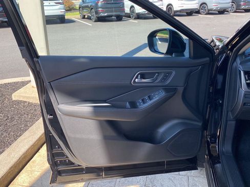 Used 2026 Nissan Rogue Platinum w/ Tech Package AWD/4WD image 24
