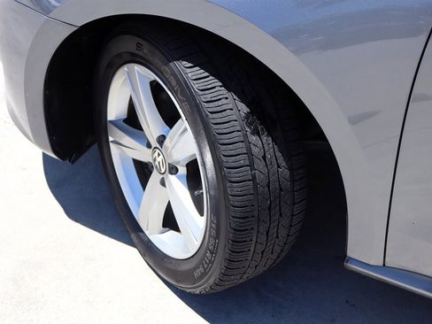 Used 2013 Volkswagen Passat TDI SE FWD image 10