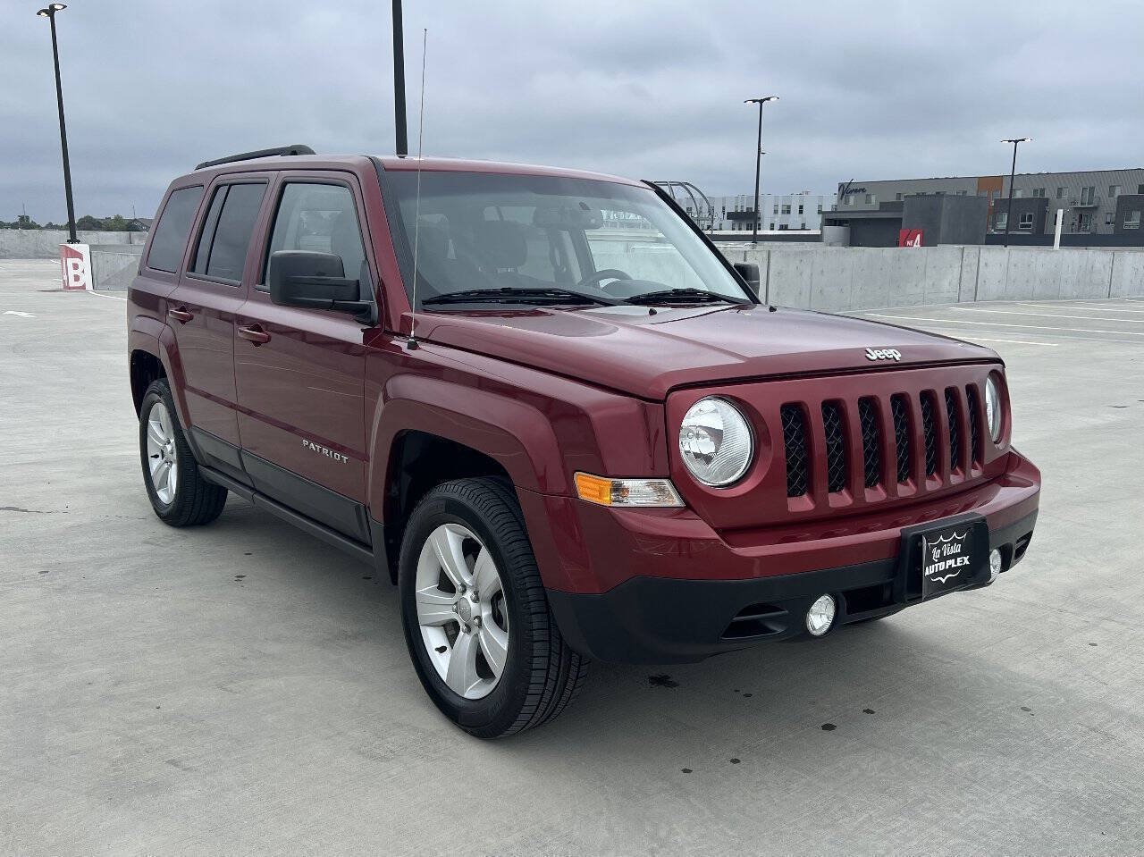 Used 2016 Jeep Patriot Latitude AWD/4WD image 4