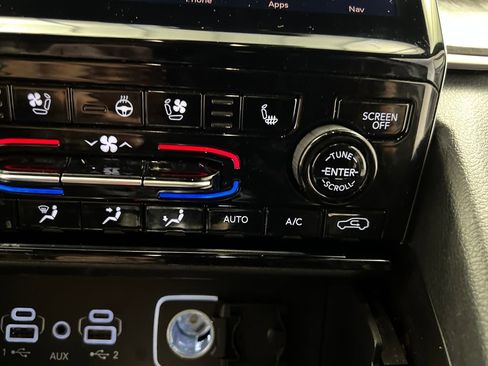 Used 2024 Jeep Grand Cherokee L Limited w/ Luxury Tech Group II image 61