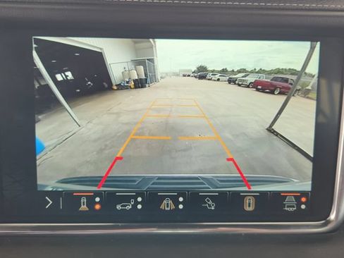 Used 2023 GMC Yukon Denali Ultimate AWD/4WD image 16