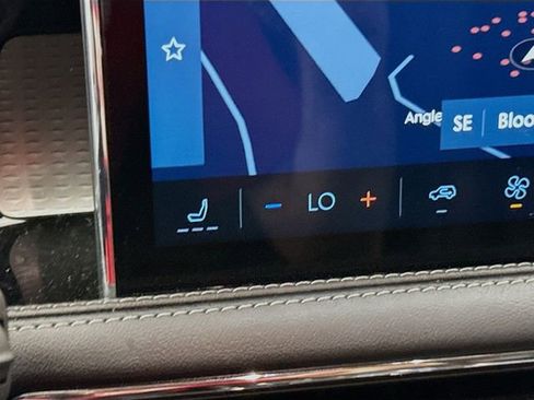 Used 2023 Lincoln Corsair Reserve image 20