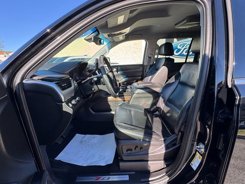 Used 2017 Chevrolet Suburban LT w/ Luxury Package image 14